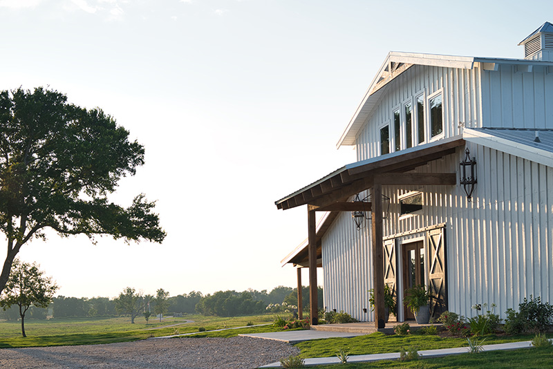 Questions to Ask When Touring a Wedding Venue (And Why Hummingbird Hill Has the Answers) 1 Questions to Ask When Touring a Wedding Venue (And Why Hummingbird Hill Has the Answers) - Premiere Texas Wedding Venue